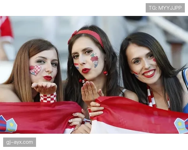 西甲塞里亚球场迎来盛大赛事，球迷热情高涨引关注