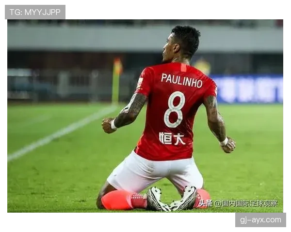 保利尼奥中场风格解析：攻守兼备表现稳健