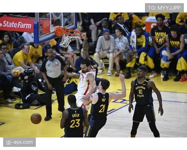 德文·布克挡拆制造空位提升得分效率显著超过季后赛表现