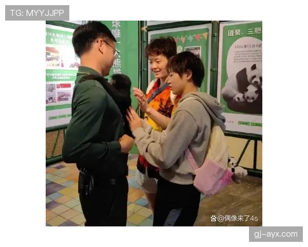 陈艺文一发图我心脏不行了，那包那鞋比我半年的工资还嚣张